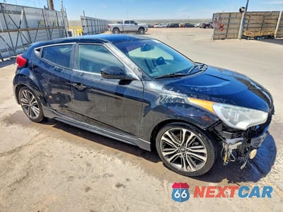 Czwarte zdjęcie samochodu z boku: 2016 HYUNDAI VELOSTER TURBO VIN:KMHTC6AE7GU255745 - miniatura