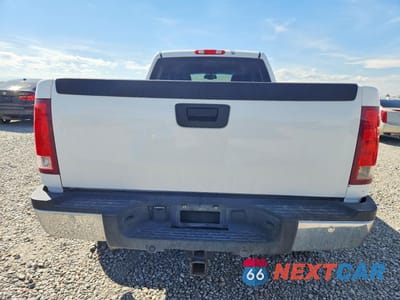 Zdjęcie 6 z 12 samochodu: 2007 GMC SIERRA K2500 HEAVY DUTY VIN:1GTHK23637F544184 - miniatura