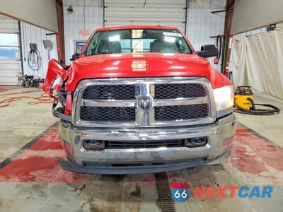 Piąte zdjęcie samochodu w środku: 2014 RAM 2500 ST VIN:3C6UR5CJXEG269447 - miniatura