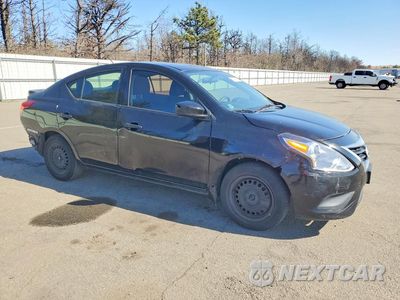 Czwarte zdjęcie samochodu z boku: 2019 NISSAN VERSA S PLUS VIN:3N1CN7AP6KL837119 - miniatura