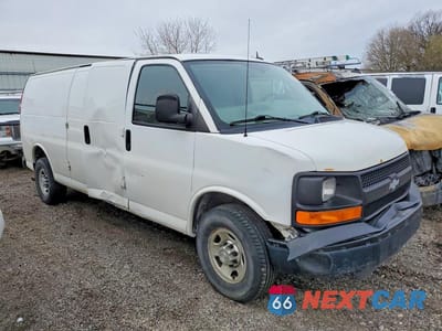 Czwarte zdjęcie samochodu z boku: 2015 CHEVROLET EXPRESS 2500 DELIVERY VAN VIN:1GCWGGFF8F1106046 - miniatura