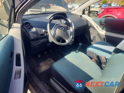 Zdjęcie 8 z 12 samochodu: 2007 TOYOTA YARIS BASE VIN:JTDJT923775113609 - miniatura