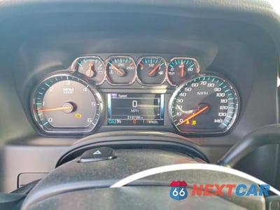 Zdjęcie 9 z 14 samochodu: 2019 CHEVROLET SUBURBAN VIN:1GNSCHKC3KR219692 - miniatura