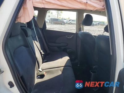 Zdjęcie 10 z 12 samochodu: 2013 HONDA FIT SPORT VIN:JHMGE8H56DC046465 - miniatura