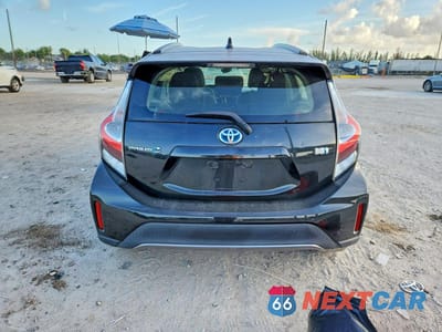 Zdjęcie 6 z 12 samochodu: 2018 TOYOTA PRIUS C TWO VIN:JTDKDTB32J1617370 - miniatura