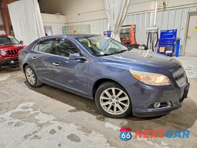 Czwarte zdjęcie samochodu z boku: 2013 CHEVROLET MALIBU LTZ VIN:1G11H5SA0DF323671 - miniatura