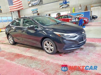 Czwarte zdjęcie samochodu z boku: 2016 CHEVROLET CRUZE LT VIN:1G1BE5SM3G7304232 - miniatura