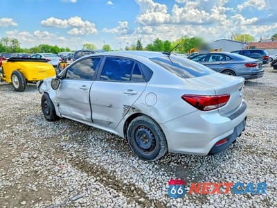 Drugie zdjęcie samochodu z przodu: 2020 KIA RIO S VIN:3KPA24AD7LE273665 - miniatura