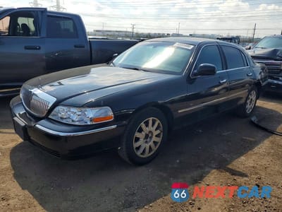 2011 LINCOLN TOWN CAR SIGNATURE LIMITED 2LNBL8CV0BX765022 - główne zdjęcie licytacji z USA - miniatura