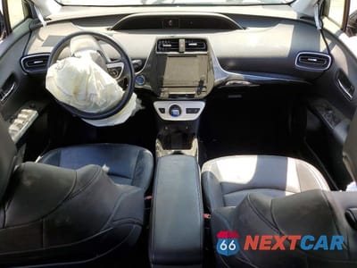 Zdjęcie 8 z 12 samochodu: 2017 TOYOTA PRIUS THREE TOURING VIN:JTDKARFU6H3040016 - miniatura