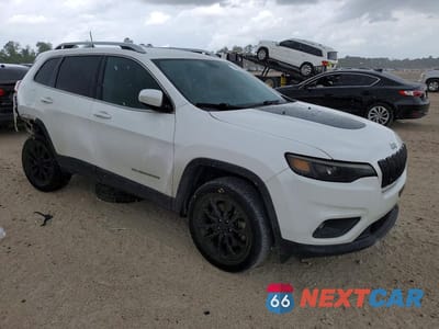 Czwarte zdjęcie samochodu z boku: 2019 JEEP CHEROKEE LATITUDE VIN:1C4PJLCX0KD339620 - miniatura