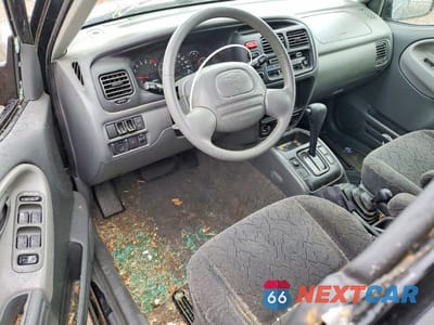 Zdjęcie 8 z 12 samochodu: 2004 CHEV TRACKER VIN:2CNBJ634346907874 - miniatura