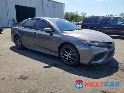 Czwarte zdjęcie samochodu z boku: 2021 TOYOTA CAMRY SE VIN:4T1T11AK8MU577689 - miniatura