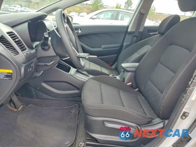 Zdjęcie 7 z 13 samochodu: 2016 KIA FORTE LX VIN:KNAFK4A66G5602751 - miniatura