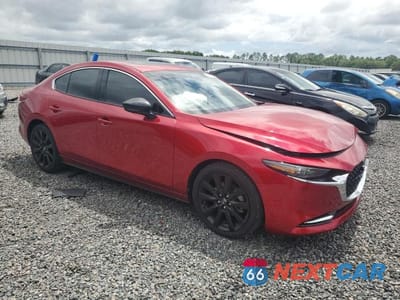 Czwarte zdjęcie samochodu z boku: 2023 MAZDA 3 PREMIUM PLUS VIN:3MZBPBEYXPM354093 - miniatura