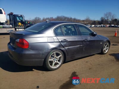 Trzecie zdjęcie samochodu z tyłu: 2006 BMW 330 I VIN:WBAVB33506KR76217 - miniatura