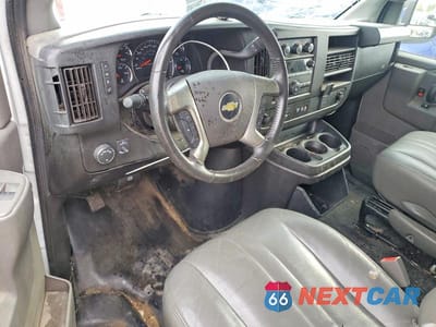Zdjęcie 8 z 12 samochodu: 2019 CHEVROLET EXPRESS 2500 CARGO UTILITY / SERVICE VAN VIN:1GCWGAFP9K1368299 - miniatura