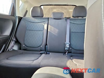 Zdjęcie 10 z 12 samochodu: 2016 KIA SOUL BASE VIN:KNDJN2A24G7851320 - miniatura