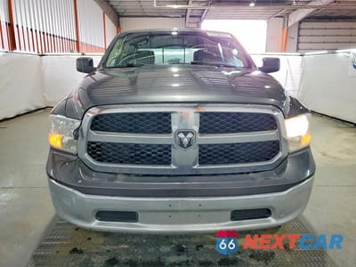 Piąte zdjęcie samochodu w środku: 2017 RAM 1500 SLT VIN:1C6RR7LT3HS693925 - miniatura