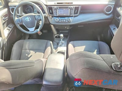 Zdjęcie 8 z 12 samochodu: 2018 TOYOTA RAV4 XLE VIN:2T3RFREV9JW703513 - miniatura