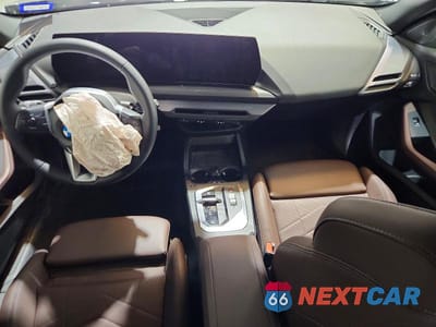 Zdjęcie 8 z 12 samochodu: 2026 BMW 228XI VIN:WBA23GG06T7U15850 - miniatura