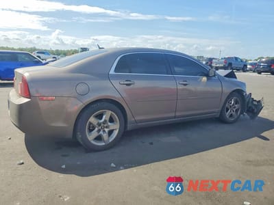 Trzecie zdjęcie samochodu z tyłu: 2010 CHEVROLET MALIBU 1LT VIN:1G1ZC5EB9AF130176 - miniatura