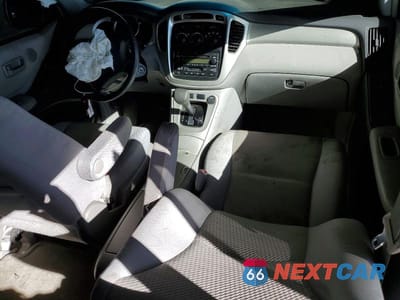 Zdjęcie 8 z 14 samochodu: 2004 TOYOTA HIGHLANDER BASE VIN:JTEDP21A040034408 - miniatura