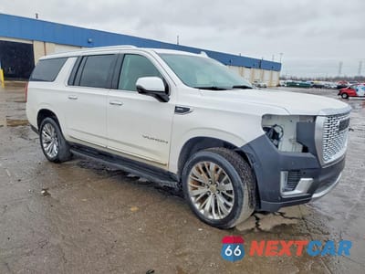 Czwarte zdjęcie samochodu z boku: 2021 GMC YUKON XL K1500 SLT VIN:1GKS2GKD8MR144963 - miniatura
