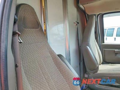 Zdjęcie 11 z 12 samochodu: 2016 CHEVROLET EXPRESS G3500 DELIVERY TRUCK VIN:1GB0GRFG1G1328721 - miniatura