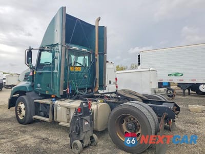 Trzecie zdjęcie samochodu z tyłu: 2015 MACK 600 CXU600 VIN:1M1AW01X9FM007433 - miniatura