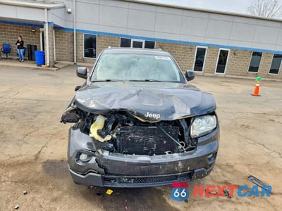 Piąte zdjęcie samochodu w środku: 2011 JEEP GRAND CHEROKEE LAREDO VIN:1J4RR4GG0BC656458 - miniatura