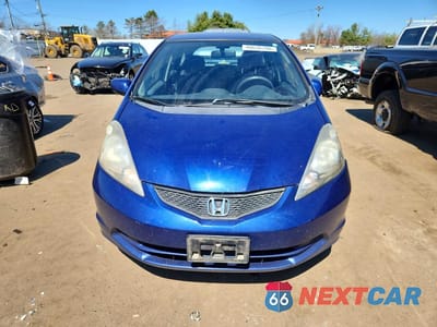 Piąte zdjęcie samochodu w środku: 2013 HONDA FIT VIN:JHMGE8H33DC017438 - miniatura