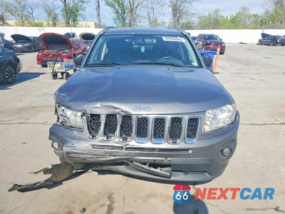 Piąte zdjęcie samochodu w środku: 2012 JEEP COMPASS LIMITED VIN:1C4NJDCB2CD614942 - miniatura