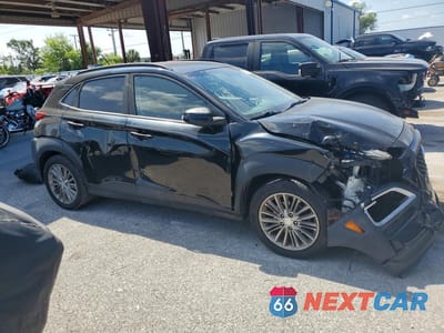 Czwarte zdjęcie samochodu z boku: 2018 HYUNDAI KONA SEL VIN:KM8K22AAXJU161595 - miniatura