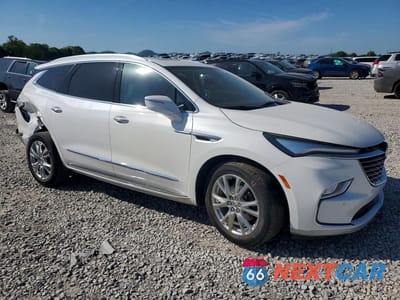 Czwarte zdjęcie samochodu z boku: 2023 BUICK ENCLAVE PREMIUM VIN:5GAEVBKWXPJ124965 - miniatura