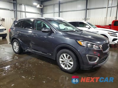 Czwarte zdjęcie samochodu z boku: 2018 KIA SORENTO LX V6 VIN:5XYPGDA55JG408596 - miniatura