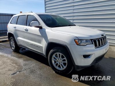 Czwarte zdjęcie samochodu z boku: 2018 JEEP GRAND CHEROKEE LAREDO VIN:1C4RJEAG6JC428443 - miniatura