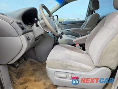 Zdjęcie 7 z 12 samochodu: 2006 TOYOTA SIENNA LE 7 PASSENGER VIN:5TDBA23C86S063098 - miniatura