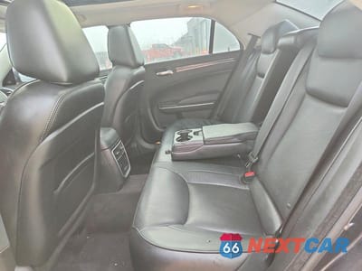 Zdjęcie 10 z 12 samochodu: 2018 CHRYSLER 300 LIMITED VIN:2C3CCAKG1JH296569 - miniatura
