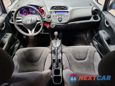 Zdjęcie 8 z 13 samochodu: 2010 HONDA FIT VIN:JHMGE8H23AC012131 - miniatura
