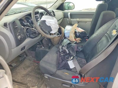Zdjęcie 7 z 12 samochodu: 2014 CHEVROLET SILVERADO K2500 HEAVY DUTY VIN:1GC0KVCG4EF108612 - miniatura