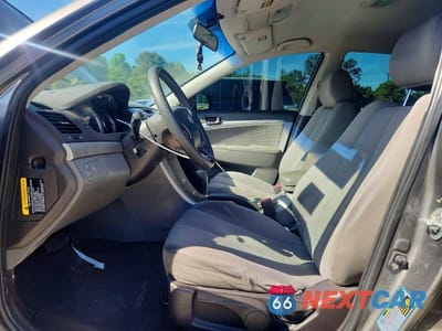 Zdjęcie 7 z 12 samochodu: 2010 HYUNDAI SONATA VIN:5NPET4AC7AH617977 - miniatura