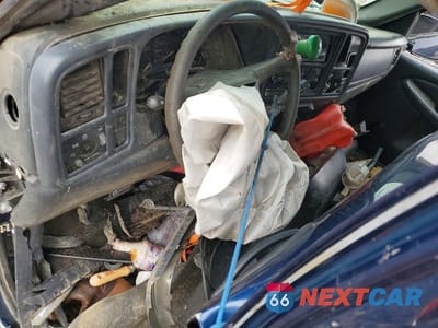 Zdjęcie 8 z 12 samochodu: 2002 GMC NEW SIERRA C1500 VIN:1GTEC14W42Z176520 - miniatura