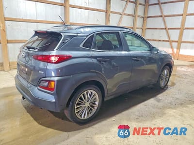 Trzecie zdjęcie samochodu z tyłu: 2021 HYUNDAI KONA SEL VIN:KM8K2CAA8MU748257 - miniatura