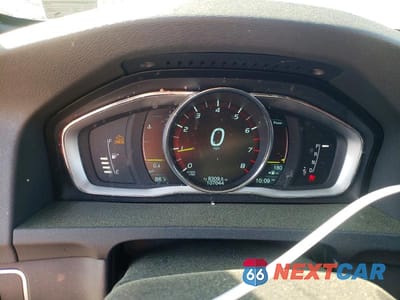 Zdjęcie 9 z 13 samochodu: 2015 VOLVO V60 PLATINUM VIN:YV140MED7F1213769 - miniatura