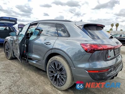 Drugie zdjęcie samochodu z przodu: 2024 AUDI Q8 E-TRON PRESTIGE VIN:WA16AAGE5RB024093 - miniatura