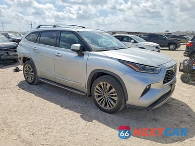 Czwarte zdjęcie samochodu z boku: 2021 TOYOTA HIGHLANDER PLATINUM VIN:5TDFZRAH4MS084920 - miniatura