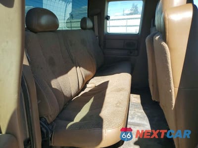 Zdjęcie 10 z 12 samochodu: 2000 CHEVROLET SILVERADO K2500 VIN:1GCGK29U3YE235534 - miniatura