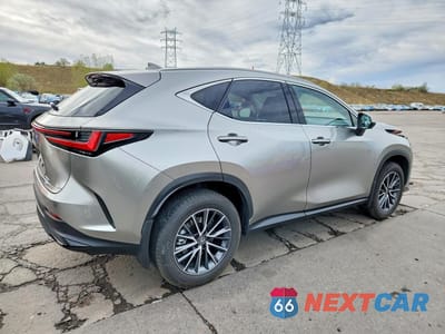 Trzecie zdjęcie samochodu z tyłu: 2025 LEXUS NX 350H PREMIUM VIN:JTJGKCEZ8S5038399 - miniatura