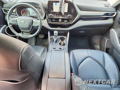 Zdjęcie 8 z 13 samochodu: 2023 TOYOTA HIGHLANDER XLE VIN:5TDKDRAH8PS037231 - miniatura